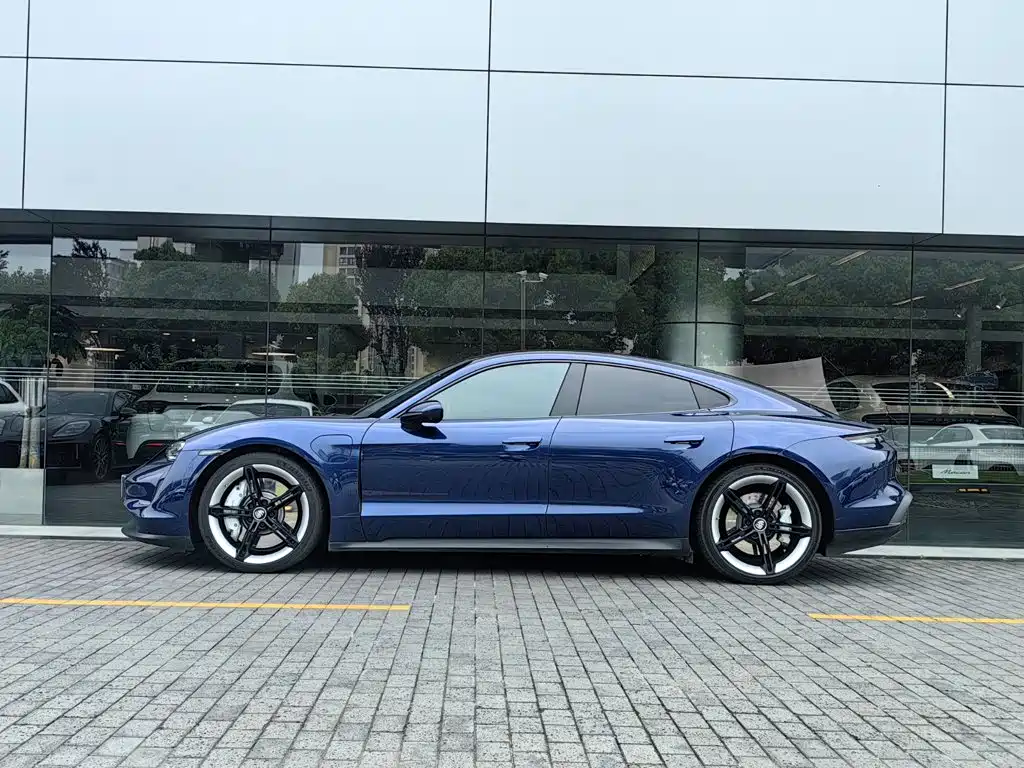 Porsche Taycan — фото 2