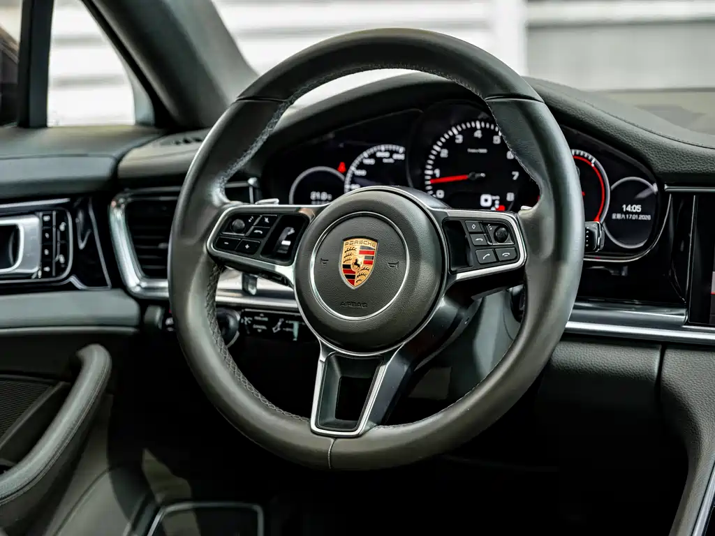 Porsche Panamera — фото 10
