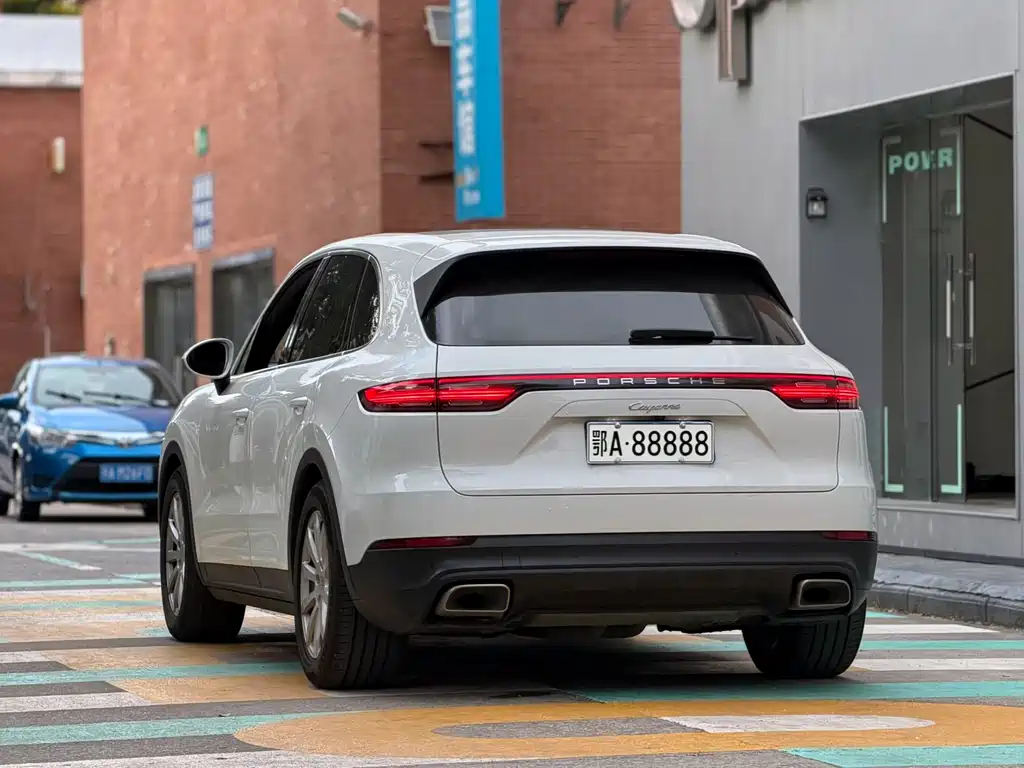 Porsche Cayenne — фото 4