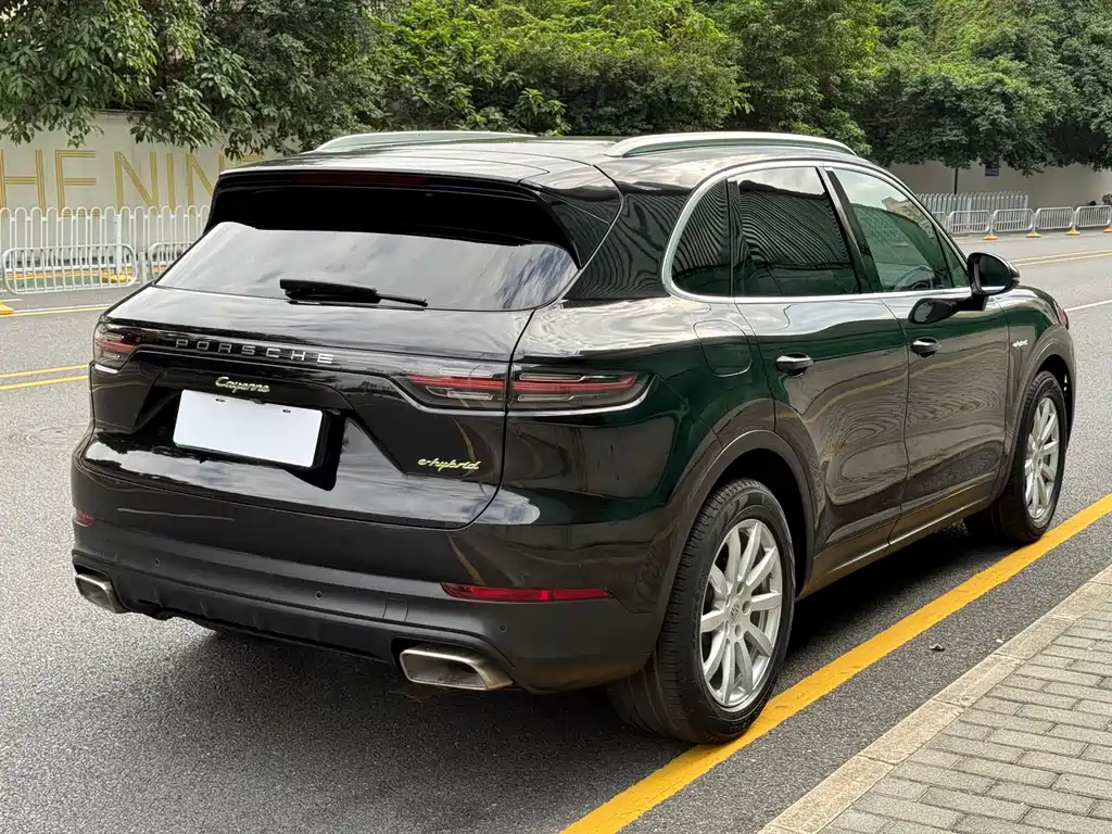 Porsche Cayenne Hybrid — фото 4