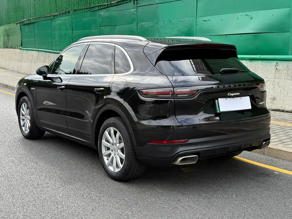 Porsche Cayenne Hybrid — фото 6