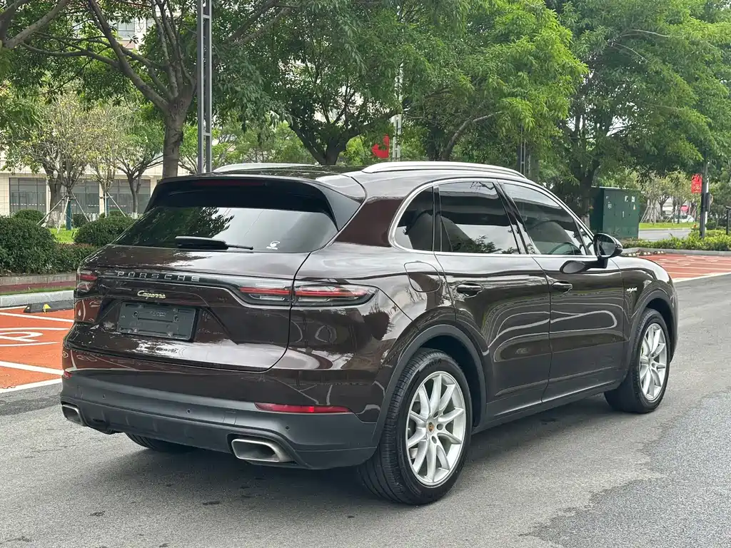 Porsche Cayenne Hybrid — фото 7