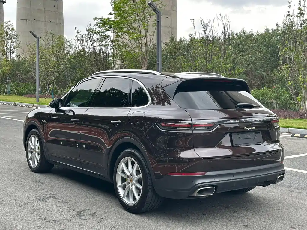 Porsche Cayenne Hybrid — фото 9