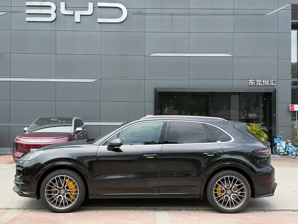 Porsche Cayenne — фото 4