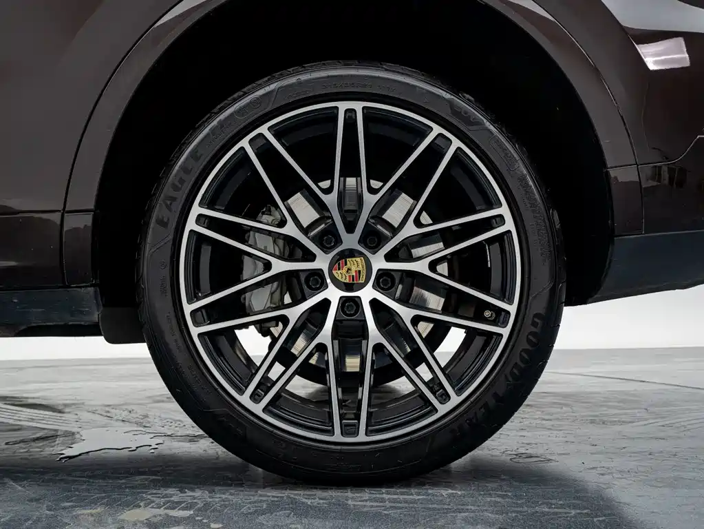 Porsche Cayenne — фото 8
