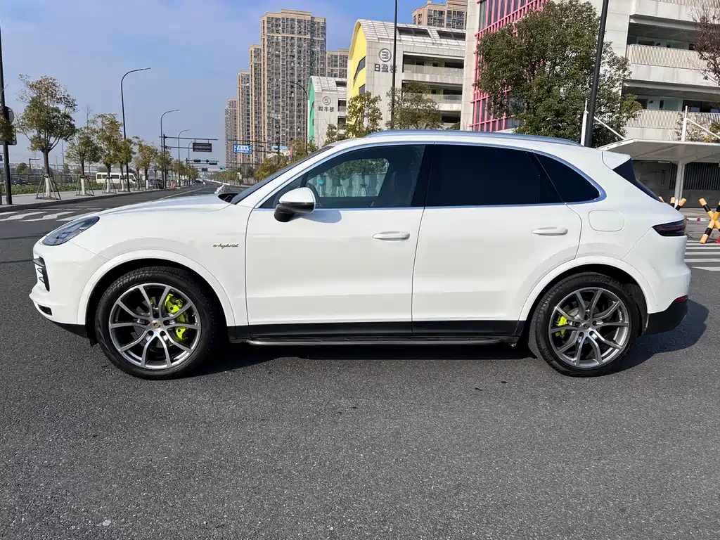 Porsche Cayenne Hybrid — фото 4