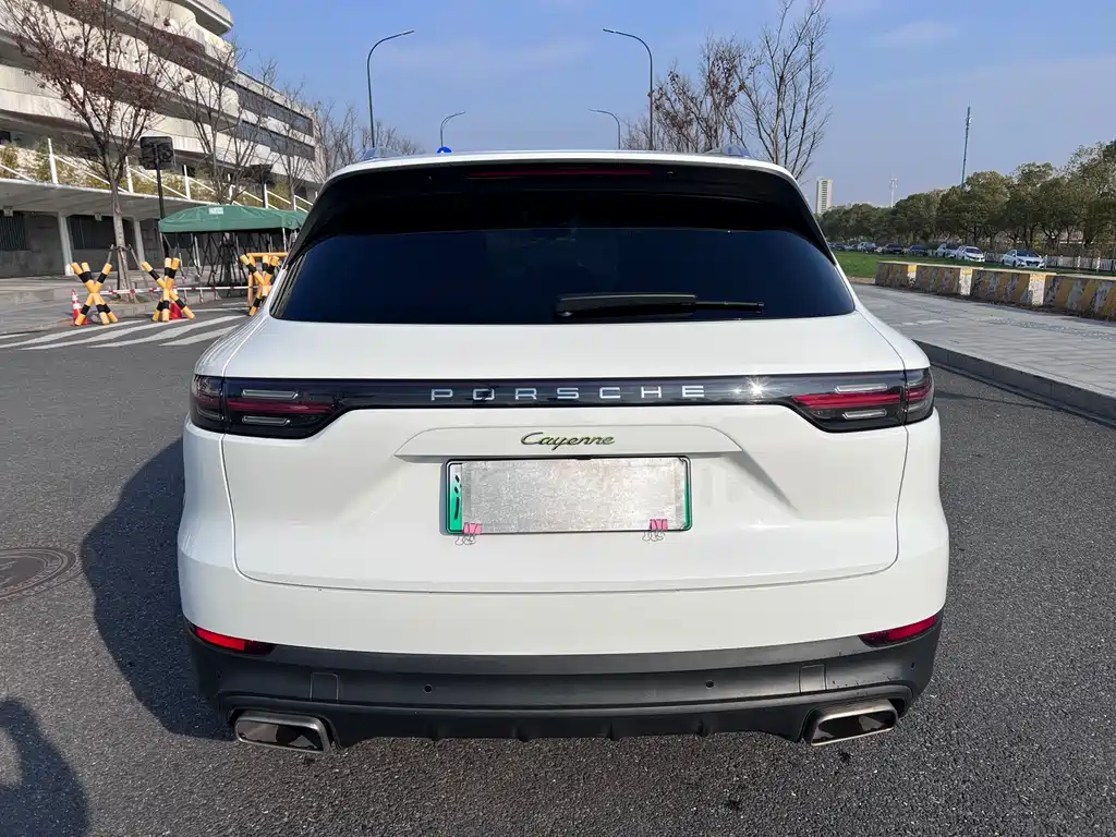 Porsche Cayenne Hybrid — фото 7