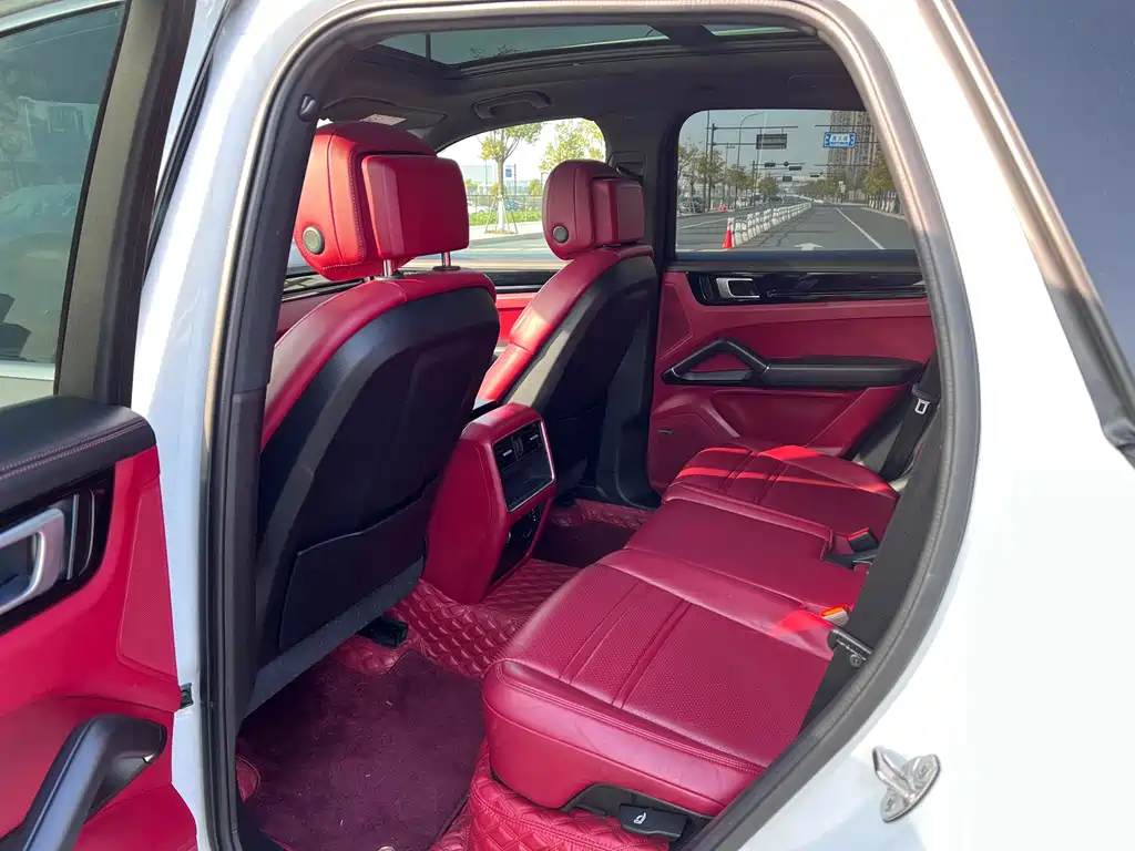 Porsche Cayenne Hybrid — фото 10