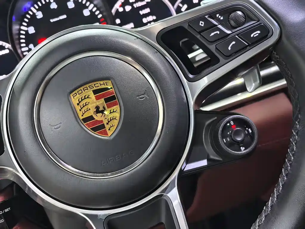 Porsche Panamera — фото 10