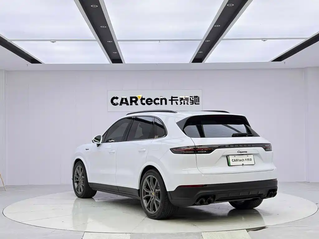 Porsche Cayenne Hybrid — фото 3
