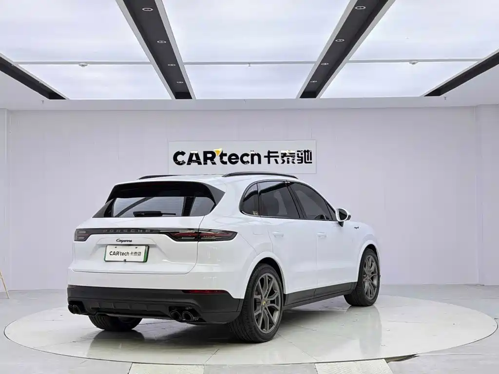 Porsche Cayenne Hybrid — фото 5
