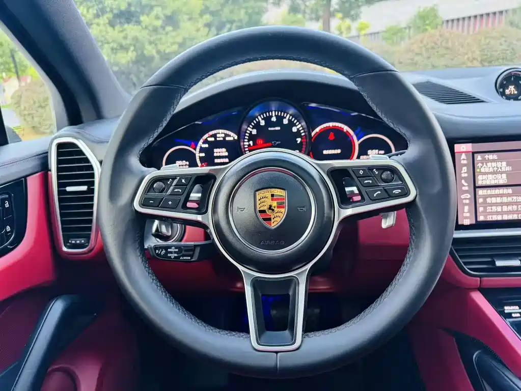 Porsche Cayenne — фото 9