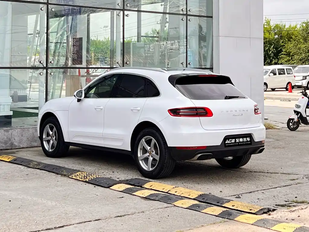 Porsche Macan — фото 6