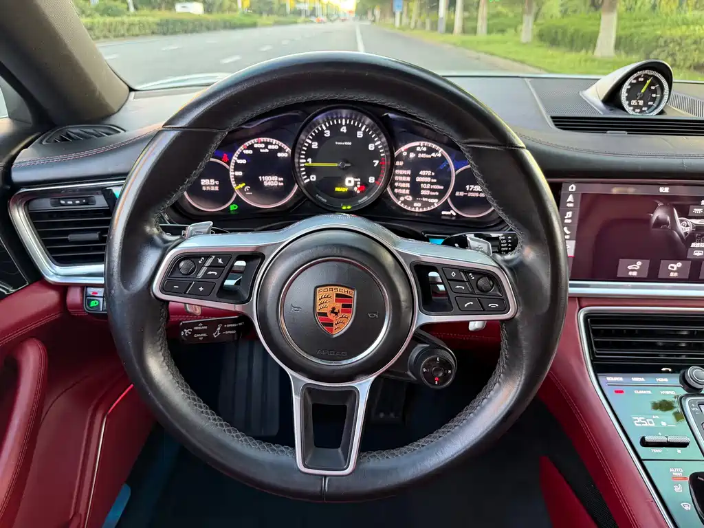 Porsche Panamera Hybrid — фото 13