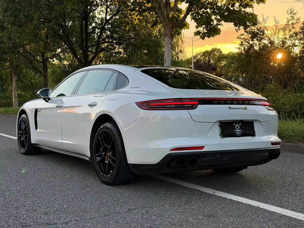 Porsche Panamera Hybrid — фото 6
