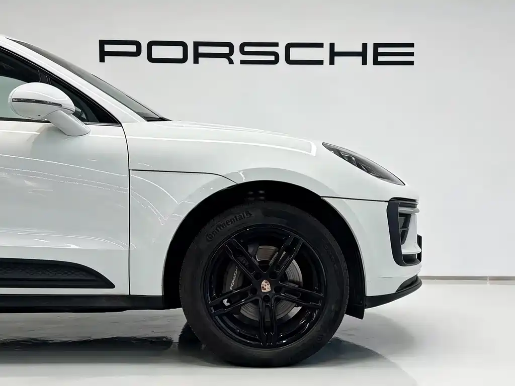Porsche Macan — фото 11