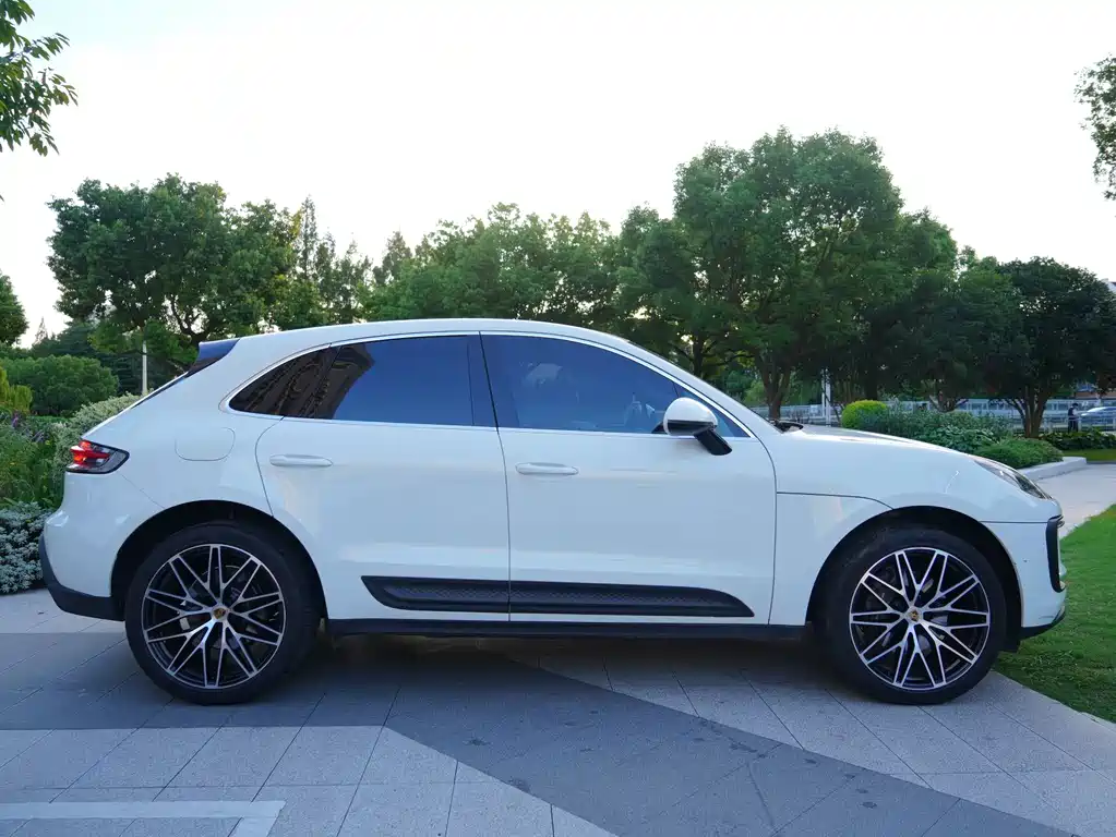 Porsche Macan — фото 17