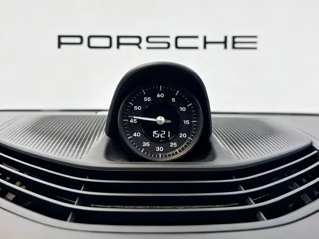 Porsche Taycan — фото 8