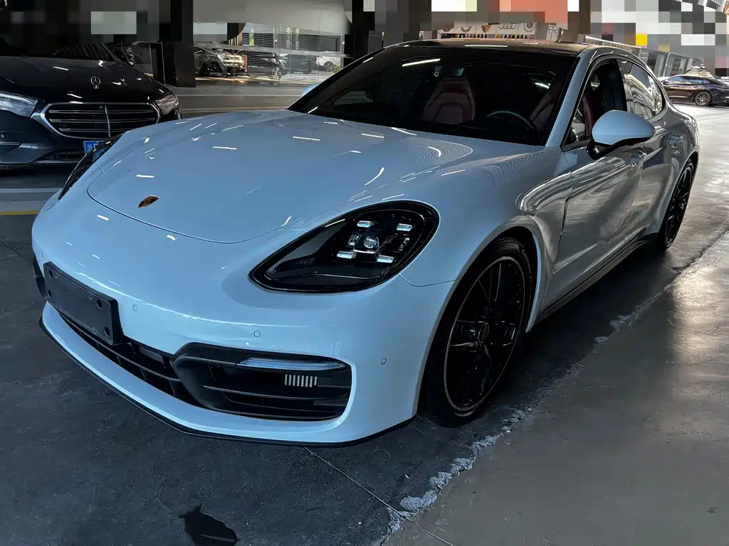 Porsche Panamera — фото 1