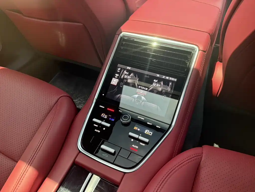 Porsche Panamera — фото 15