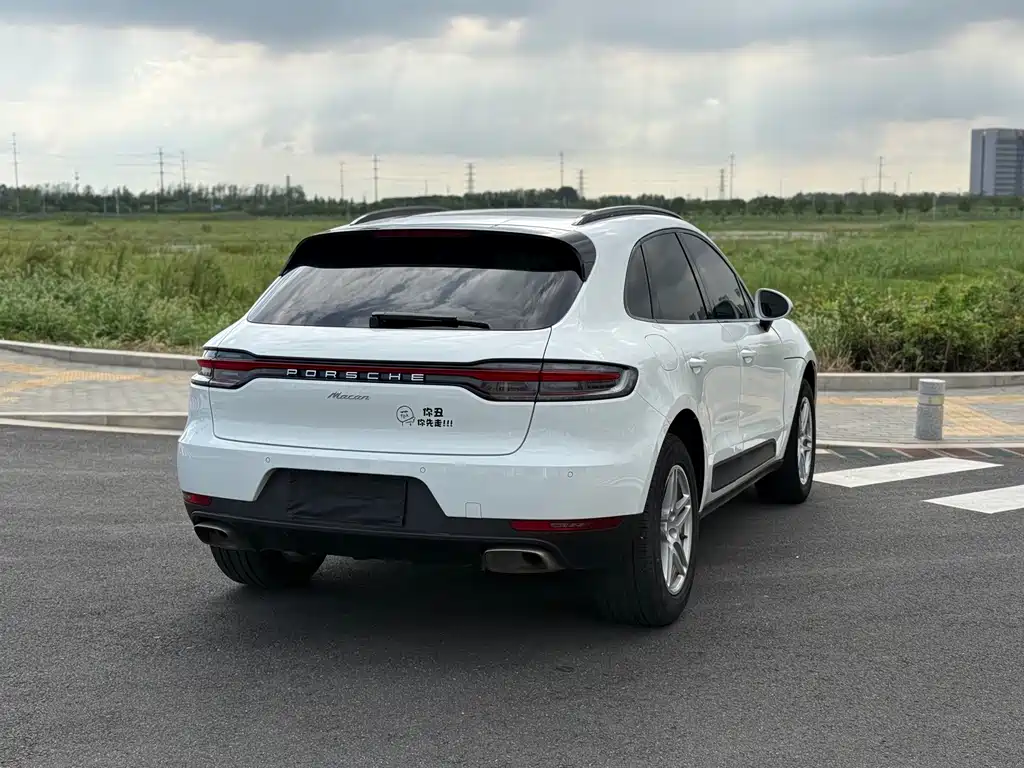 Porsche Macan — фото 11