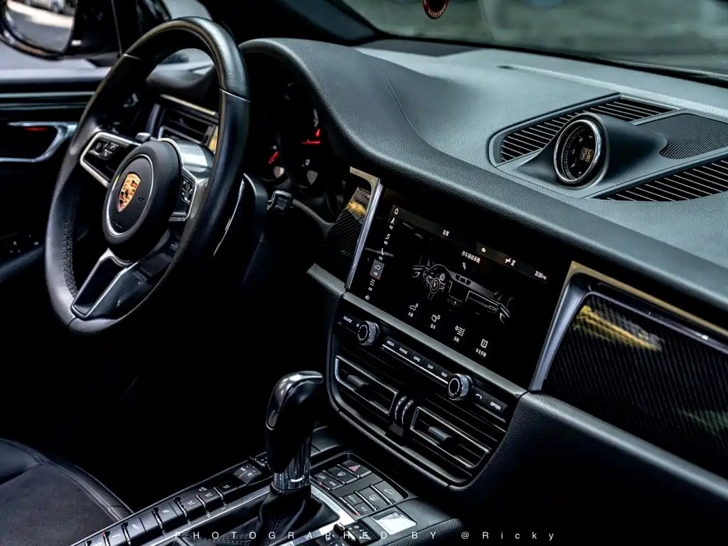 Porsche Macan — фото 6