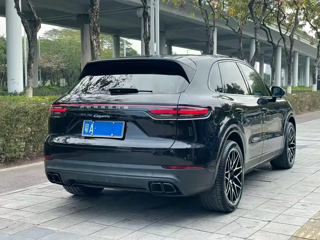 Porsche Cayenne — фото 3