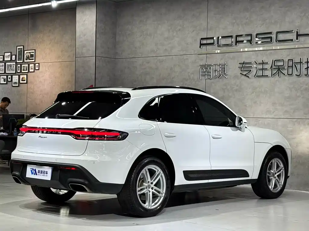 Porsche Macan — фото 5