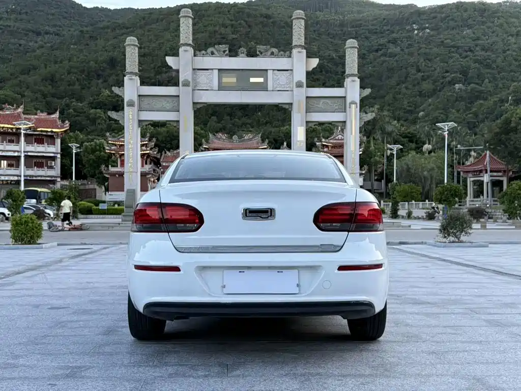 Qoros Qoros 3 — фото 4