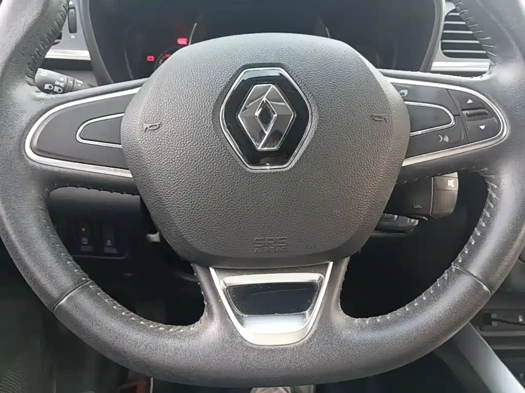 Renault Kadjar — фото 11