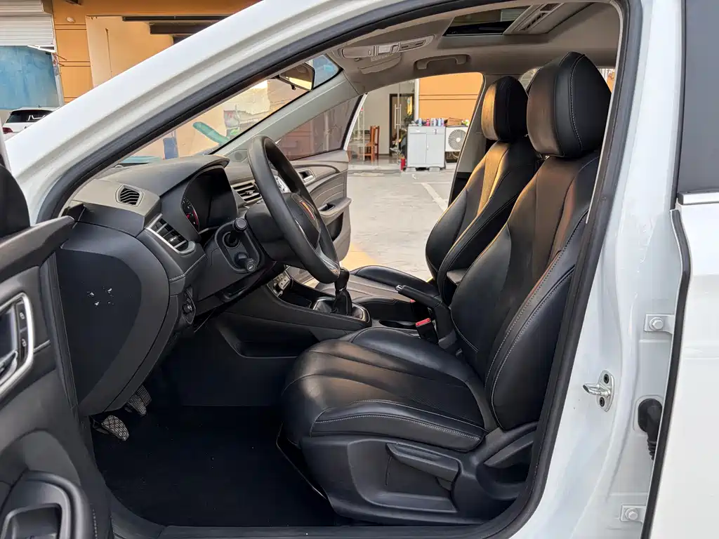 Roewe i5 — фото 5