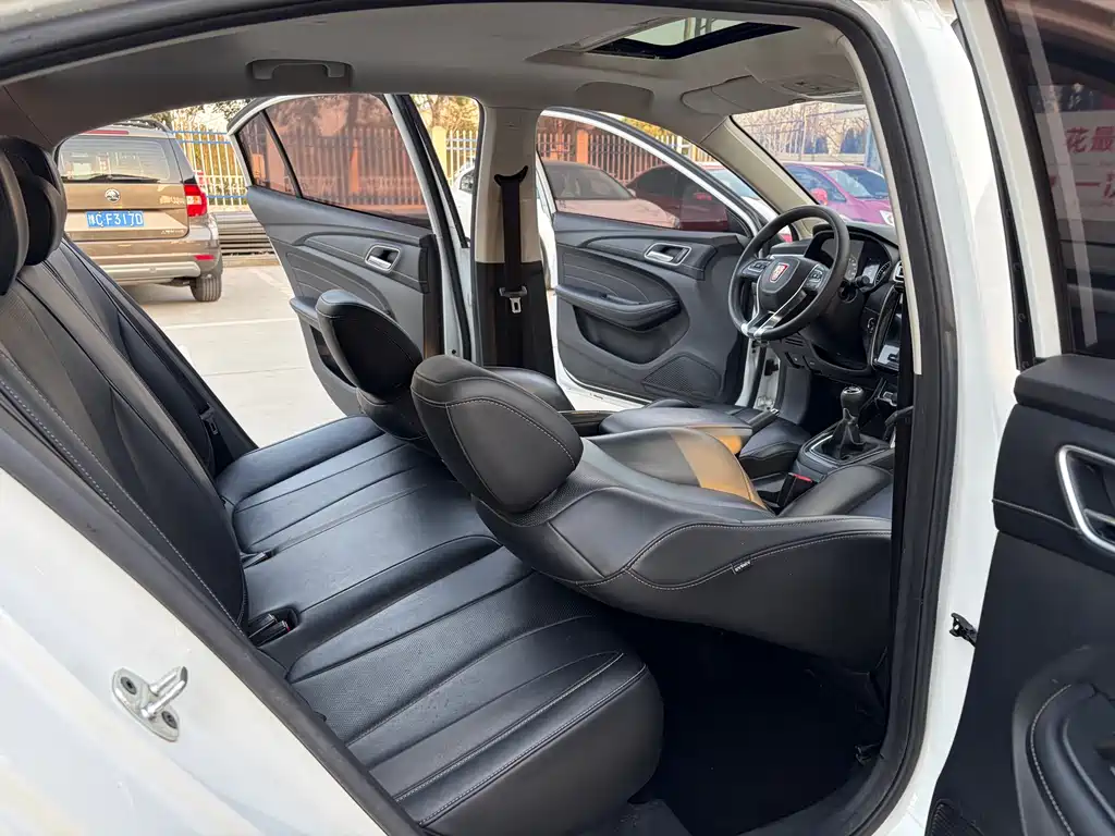 Roewe i5 — фото 7