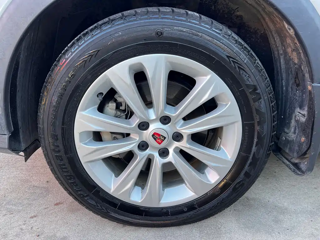 Roewe RX5 — фото 4