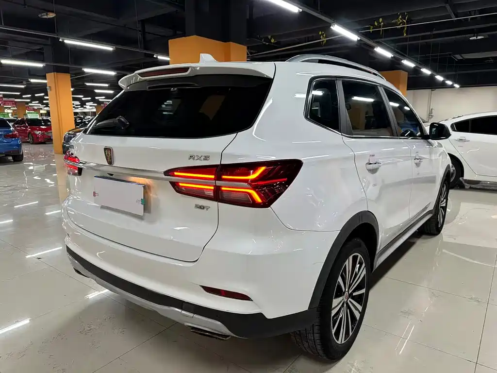 Roewe RX5 — фото 13