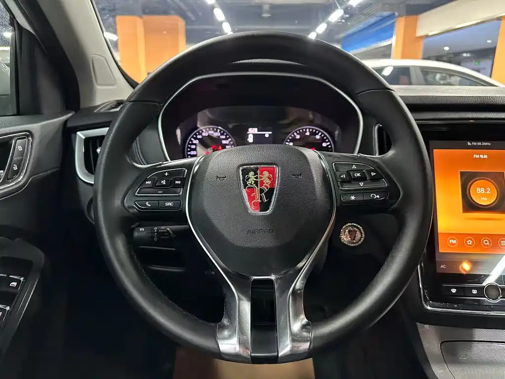 Roewe RX5 — фото 10