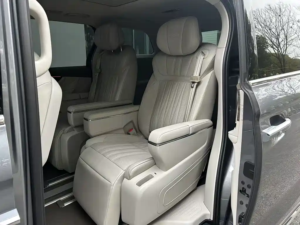 Roewe iMAX8 — фото 4