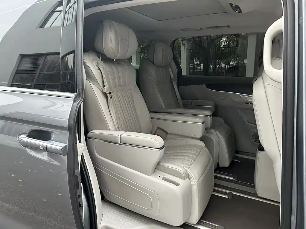 Roewe iMAX8 — фото 7