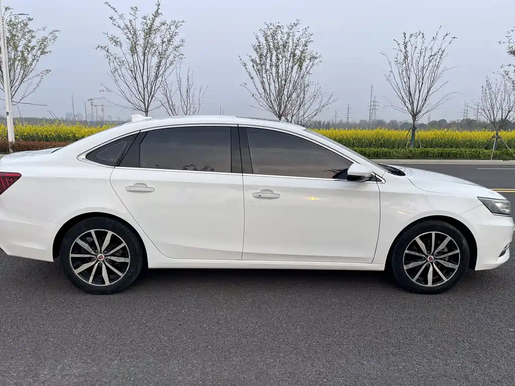 Roewe i6 Classic — фото 7