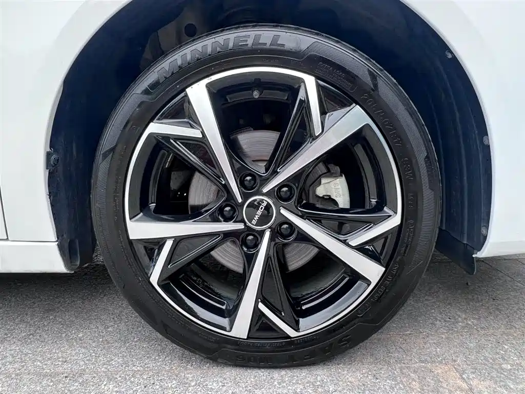 Roewe i5 — фото 15