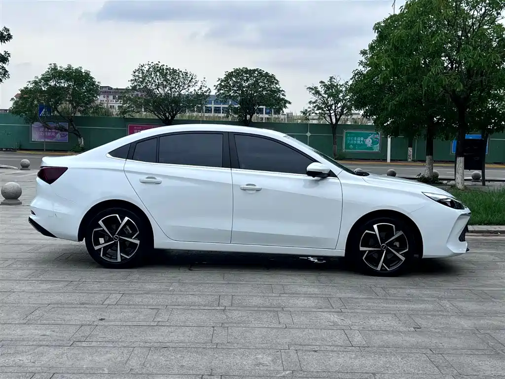 Roewe i5 — фото 4
