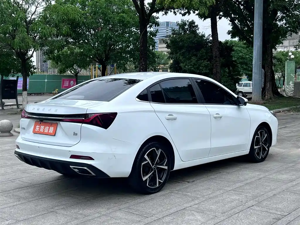 Roewe i5 — фото 5