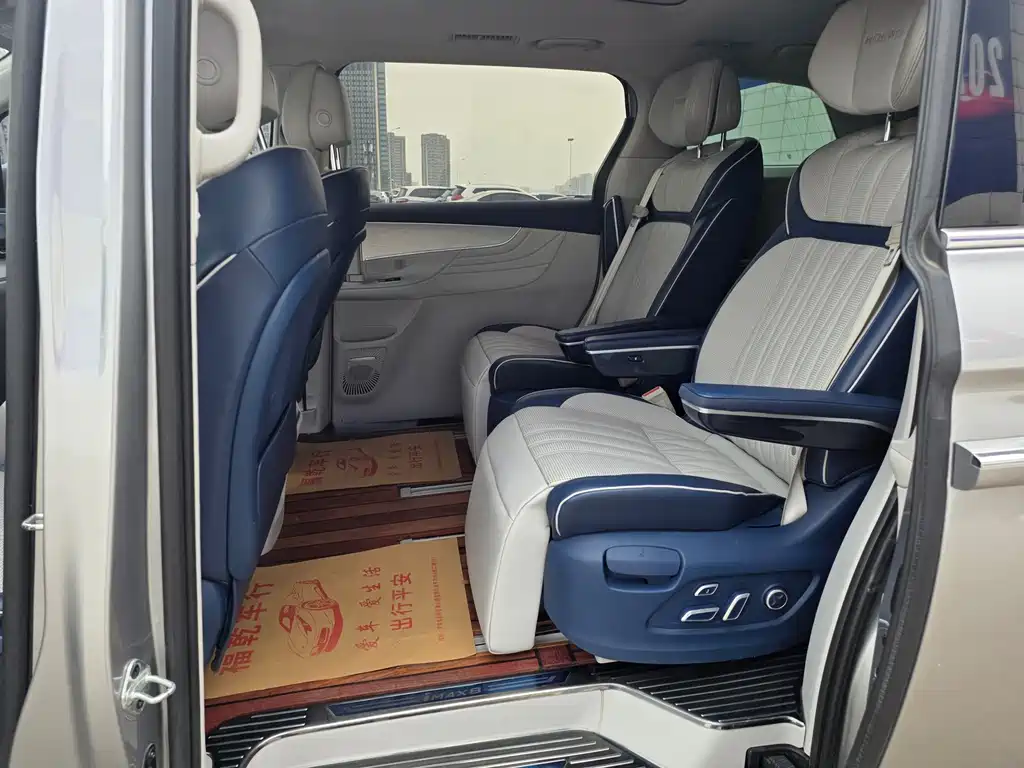 Roewe iMAX8 — фото 9