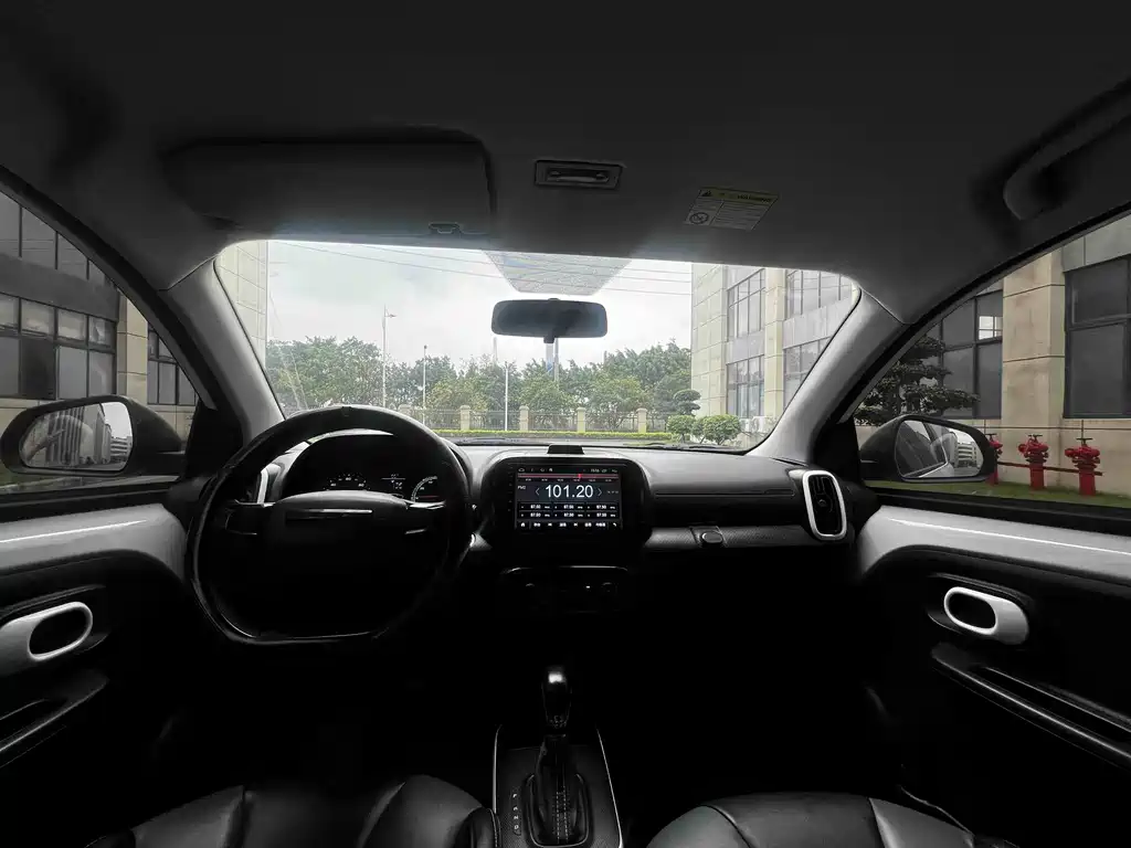 Roewe Clever — фото 10