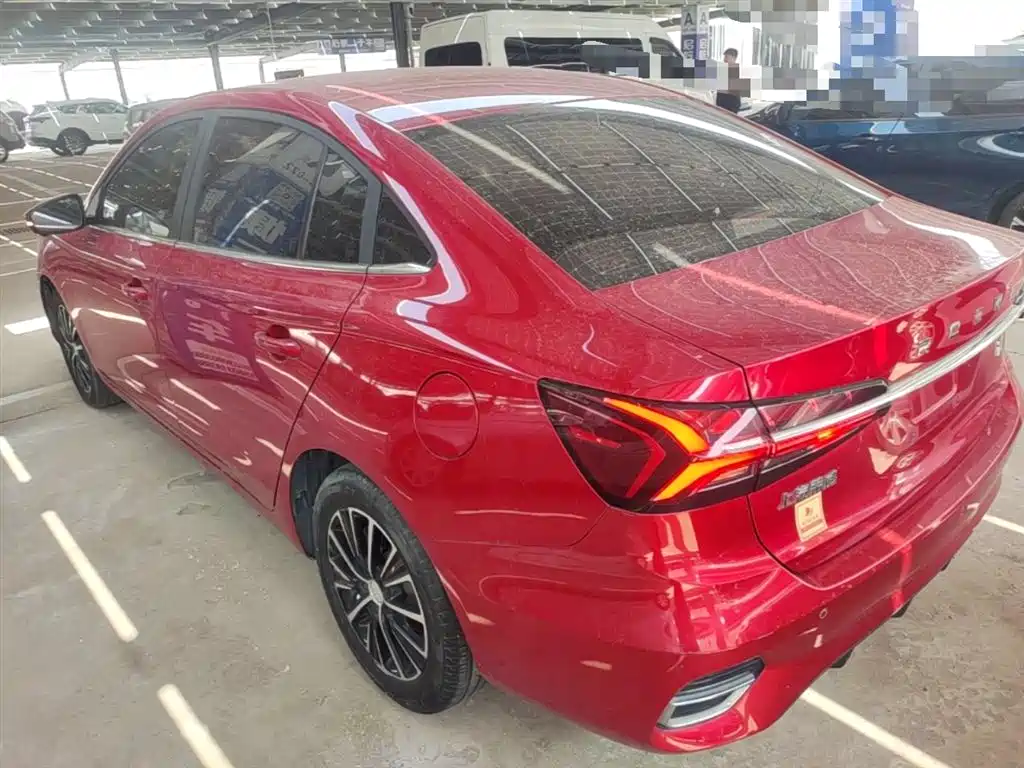 Roewe i5 — фото 5