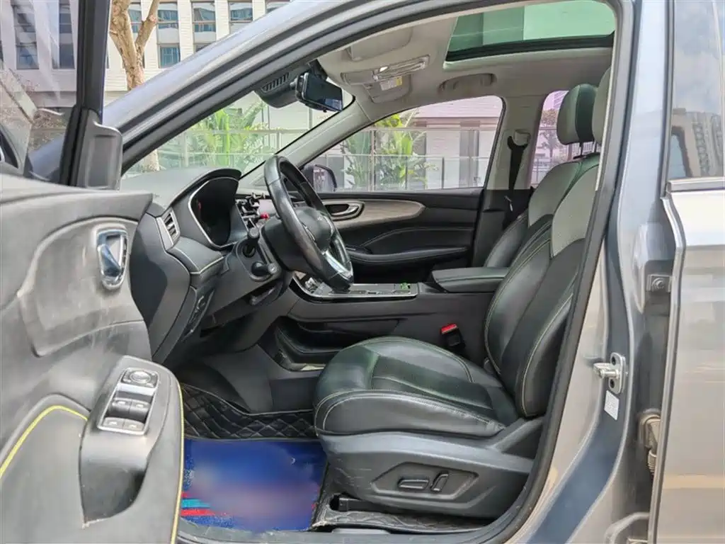 Roewe RX5 — фото 11