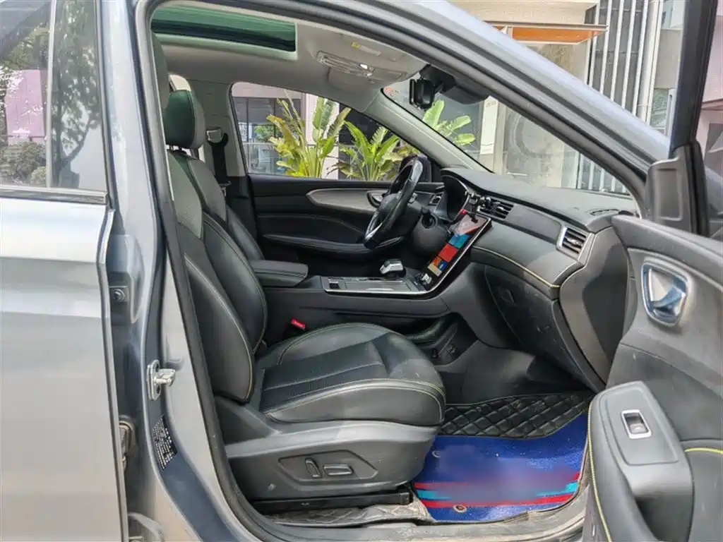 Roewe RX5 — фото 15