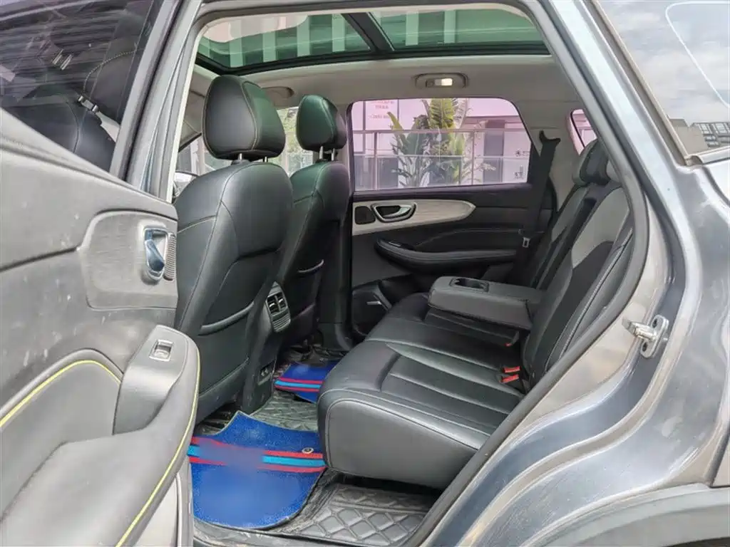 Roewe RX5 — фото 16