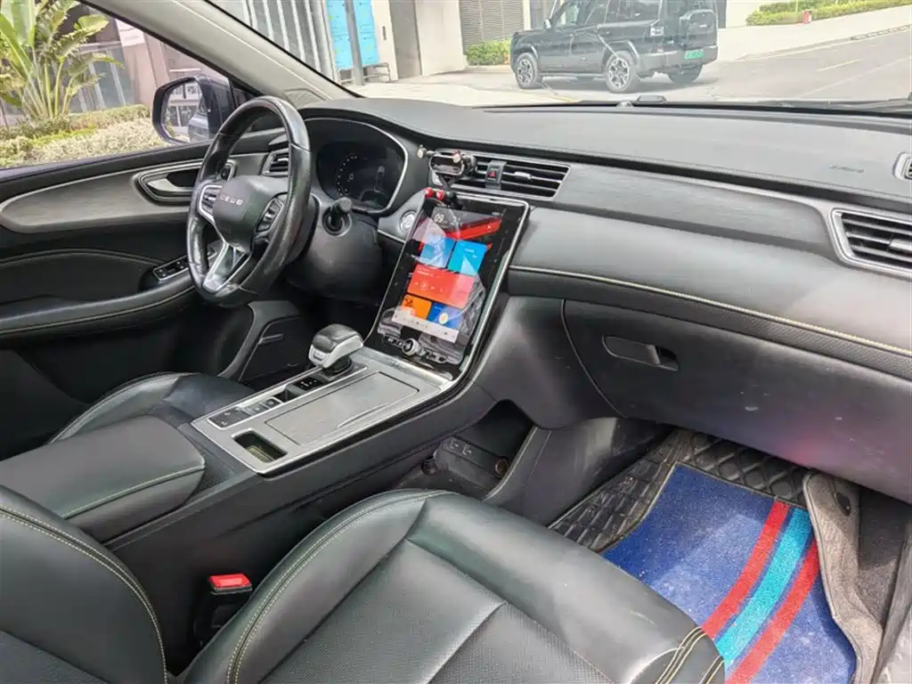 Roewe RX5 — фото 17
