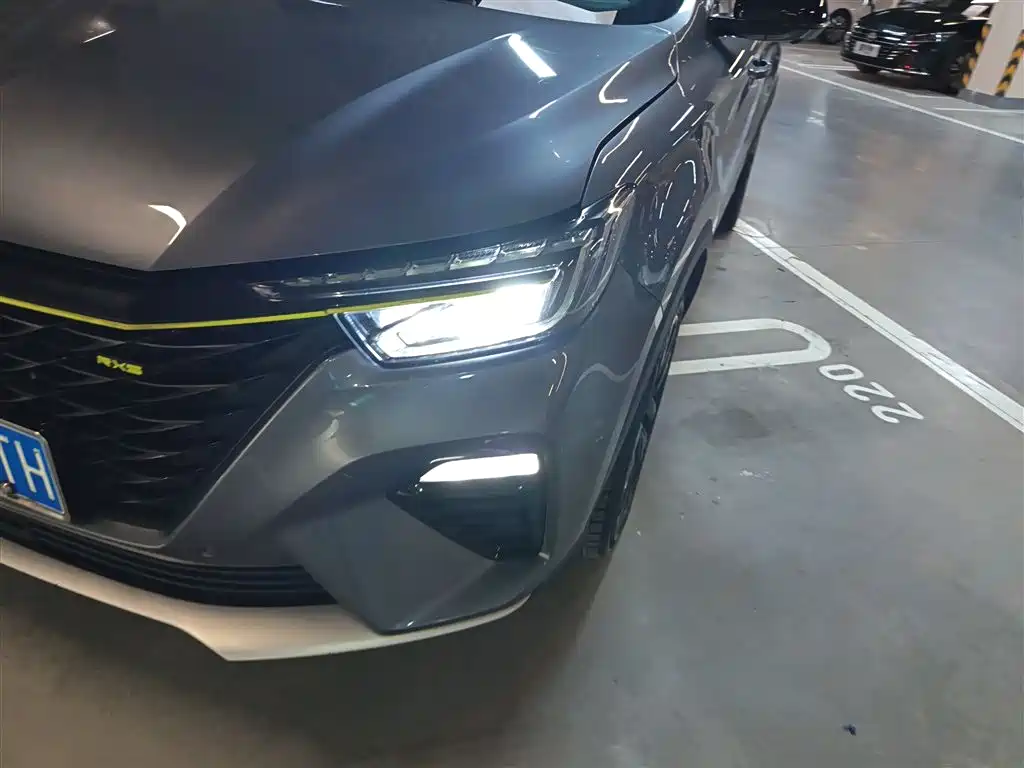 Roewe RX5 — фото 19