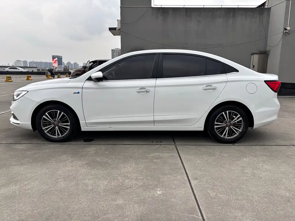 Roewe i5 — фото 8